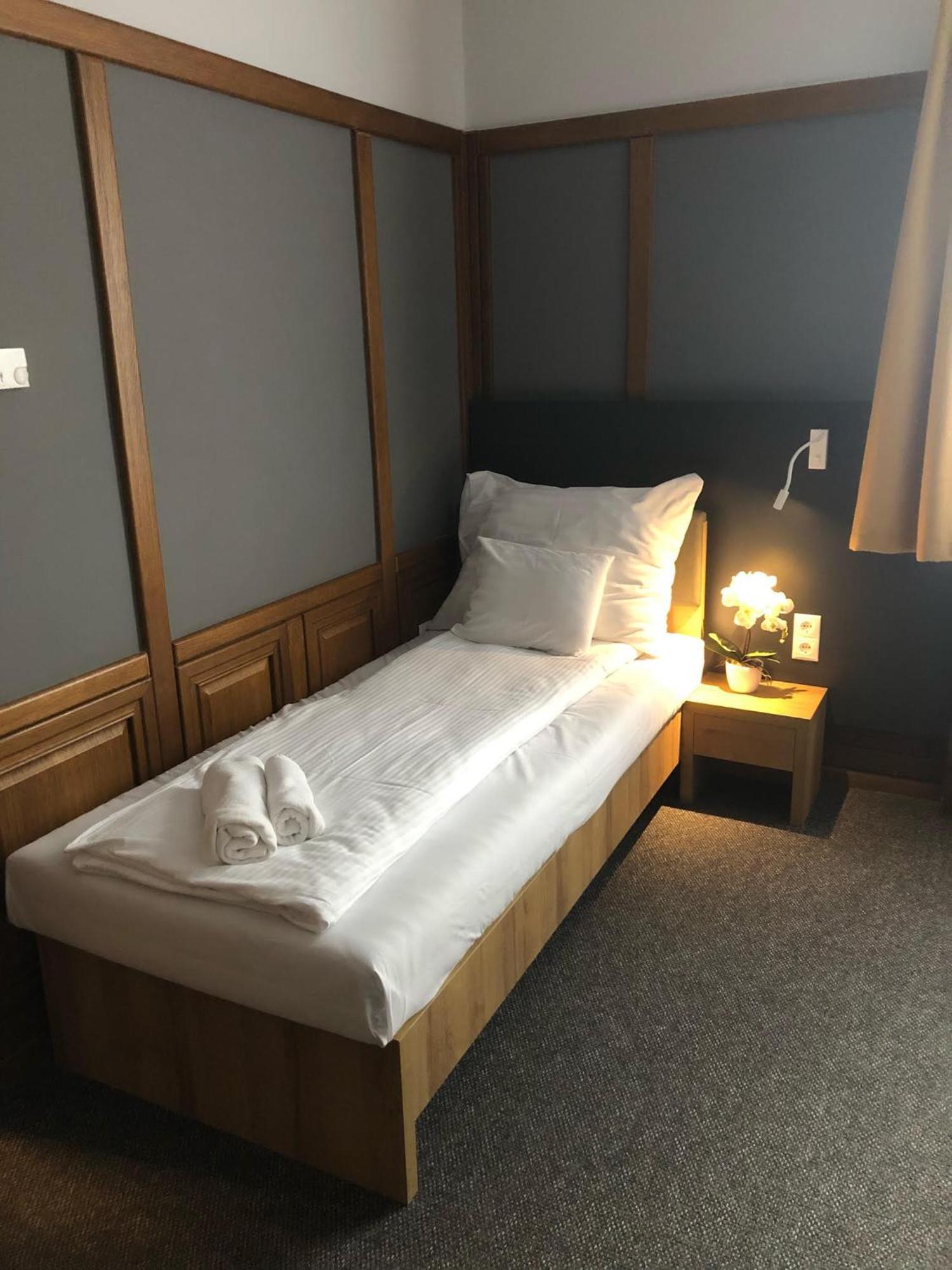 Svajci Lak Panzio Bed & Breakfast Nyiregyhaza Luaran gambar